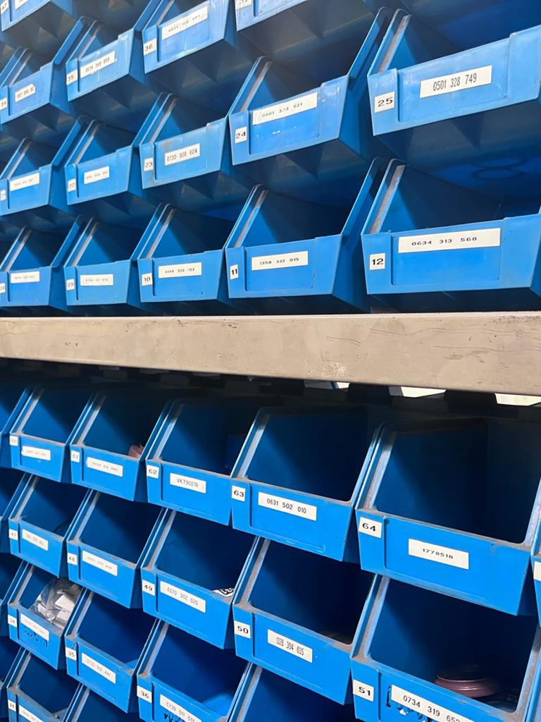4 Stores blue